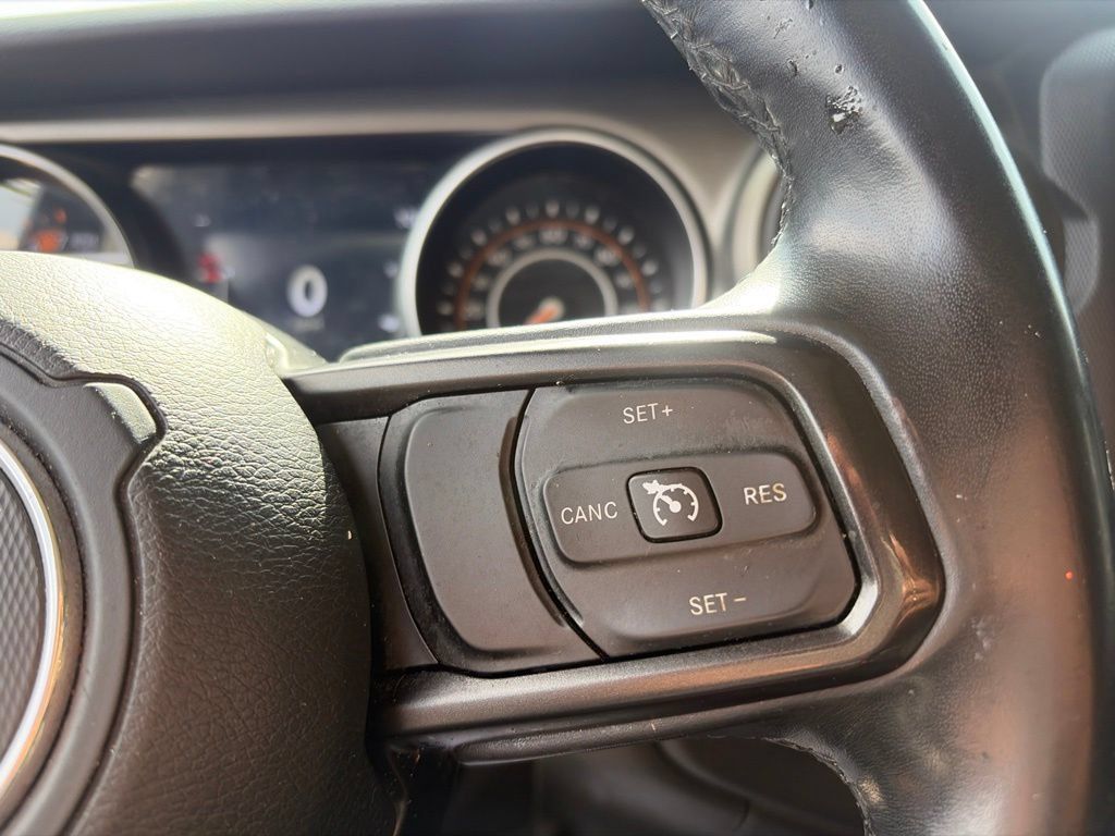 Used 2018 Jeep Wrangler Unlimited Sport S AWD/4WD image 9