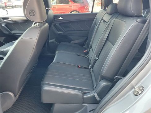 Used 2023 Volkswagen Tiguan SE R-Line image 7