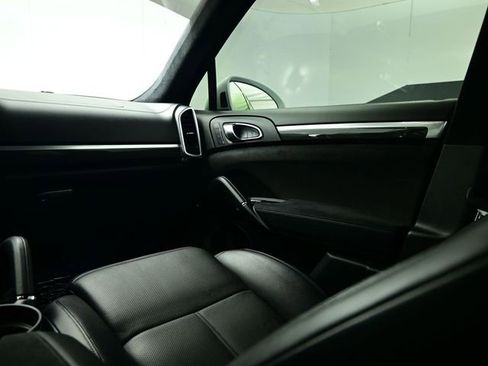 Used 2017 Porsche Cayenne GTS image 45