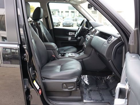 Used 2016 Land Rover LR4 HSE image 30