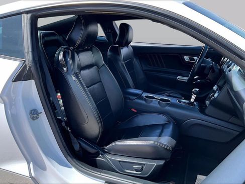 Used 2022 Ford Mustang Premium RWD image 9
