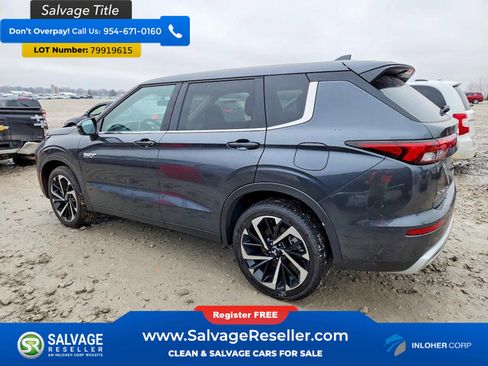 Used 2025 Mitsubishi Outlander 4WD Plug-In Hybrid image 3