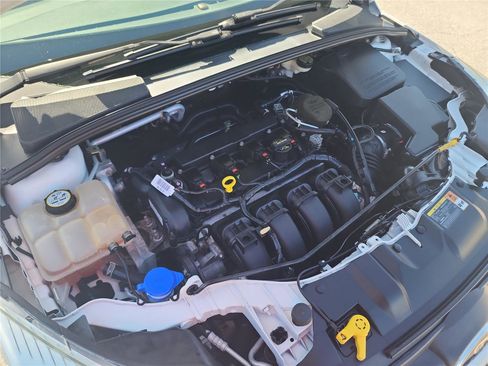 Used 2013 Ford Focus SE FWD image 22