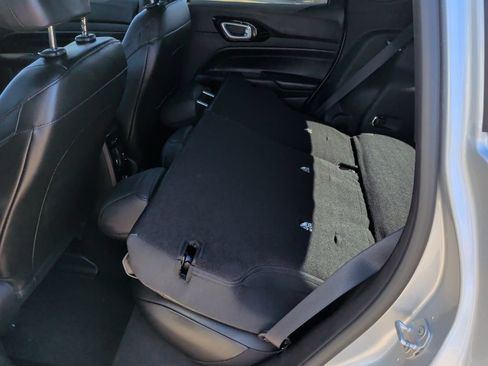 New 2026 Jeep Compass Latitude AWD/4WD image 39