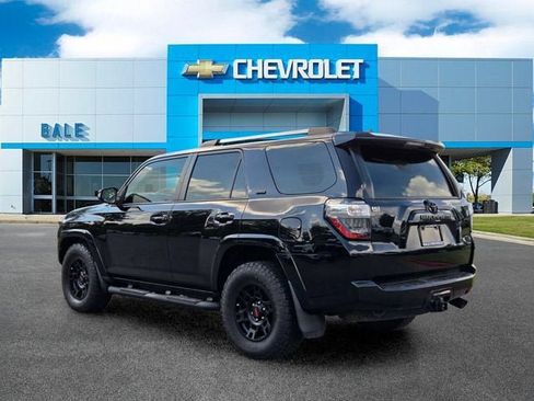 Used 2022 Toyota 4Runner SR5 Premium w/ Moonroof Package RWD image 5