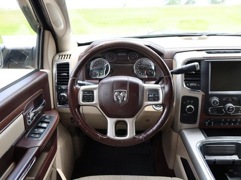 Used 2016 RAM 2500 Laramie w/ Convenience Group AWD/4WD image 33