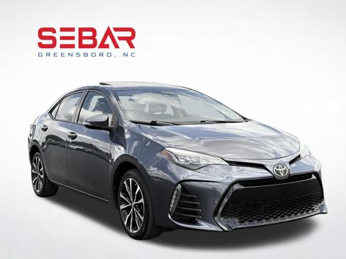 Used 2018 Toyota Corolla SE w/ SE Premium Package FWD image 6