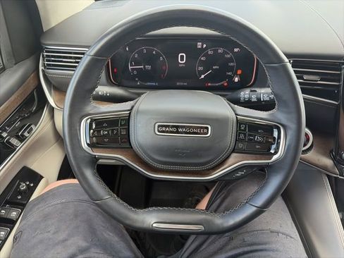 Used 2023 Jeep Grand Wagoneer Series II AWD/4WD image 16