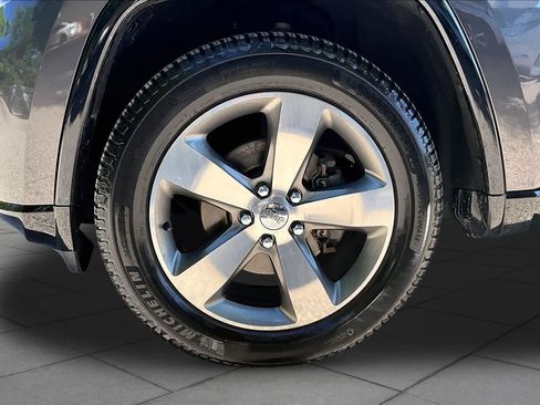 Used 2016 Jeep Grand Cherokee Limited 75th Anniversary AWD/4WD image 11
