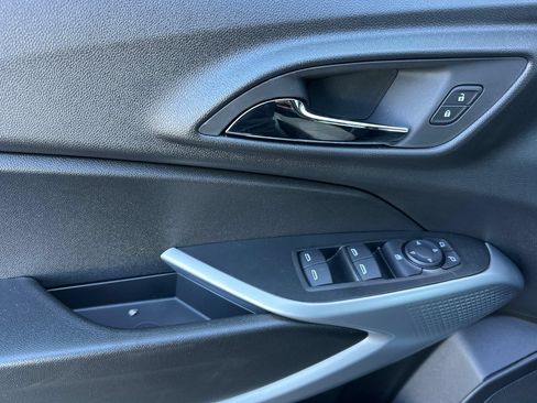 New 2026 Chevrolet Trax LS w/ LS Convenience Package FWD image 11