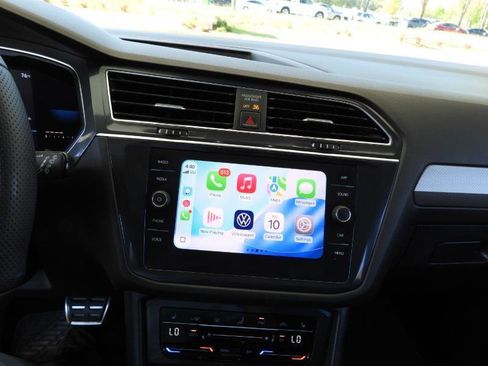 Used 2022 Volkswagen Tiguan SE R-Line image 61