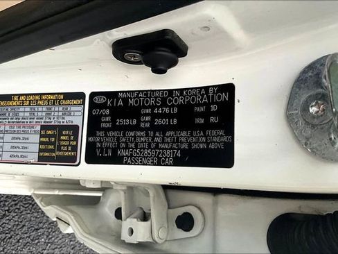 Used 2009 Kia Rondo LX image 4