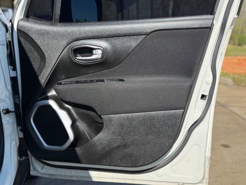 Used 2020 Jeep Renegade Sport image 27