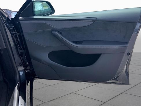 Used 2026 Tesla Model Y 2WD image 21