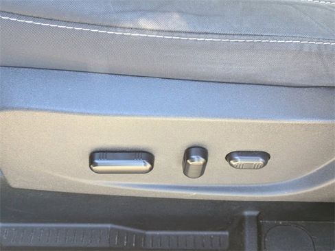 Used 2019 Ford Escape SE image 21