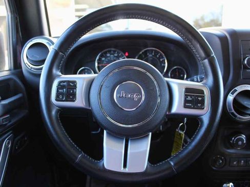 Used 2015 Jeep Wrangler Unlimited Sport image 12