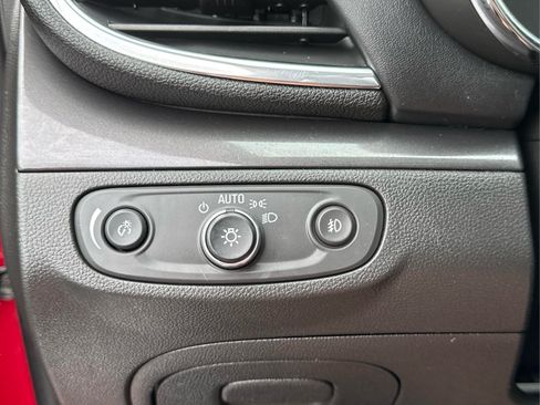 Used 2018 Buick Encore Essence AWD/4WD image 16