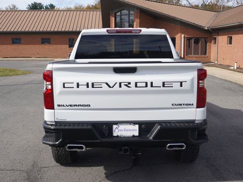 New 2026 Chevrolet Silverado 1500 Custom Trail Boss w/ LPO, Dark Essentials Package image 4