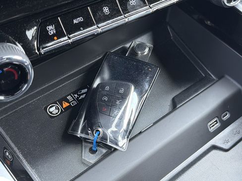 Used 2025 Chevrolet Tahoe Premier RWD image 36