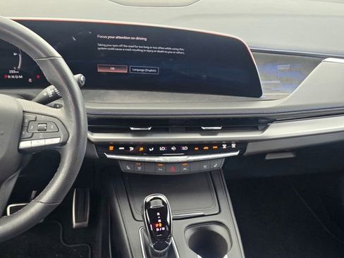 Used 2025 Cadillac XT4 Sport FWD image 18