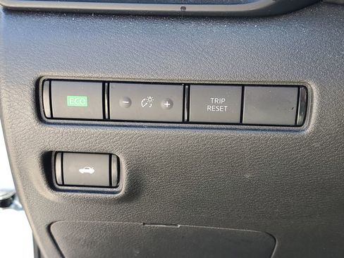Used 2025 Nissan Sentra S FWD image 19