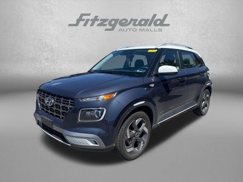 Used 2025 Hyundai Venue Limited FWD image 3