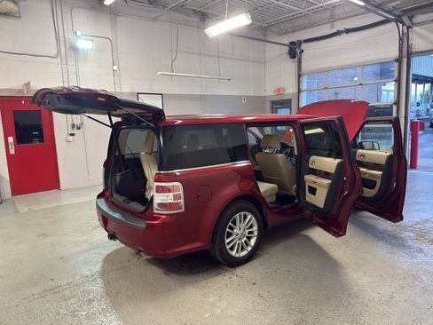 Used 2013 Ford Flex SEL AWD/4WD image 12
