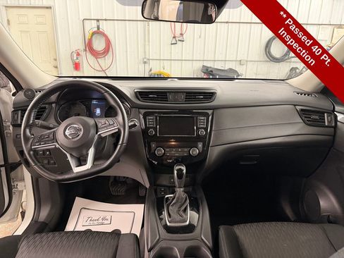 Used 2020 Nissan Rogue SV w/ Premium Package image 15