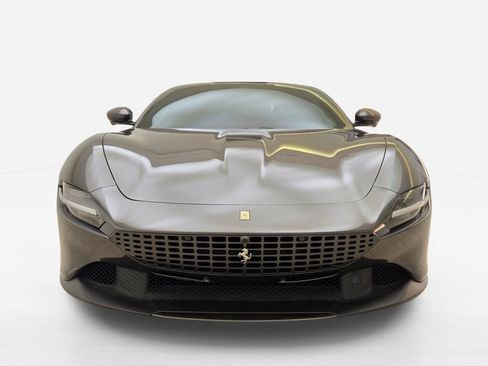 Used 2022 Ferrari Roma RWD image 2