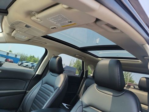 Used 2022 Ford Edge SEL w/ Convenience Package image 21