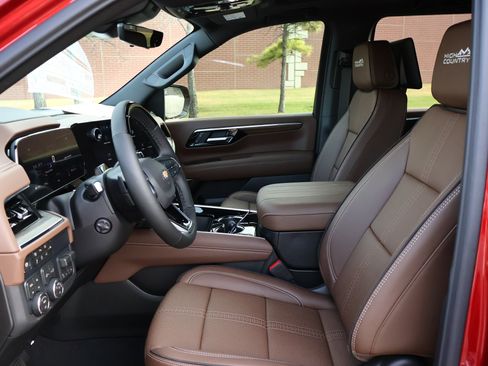 New 2026 Chevrolet Suburban High Country AWD/4WD image 12
