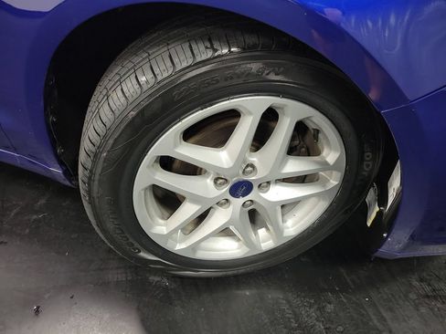 Used 2016 Ford Fusion SE FWD image 11