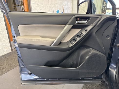 Used 2015 Subaru Forester 2.5i Limited w/ Popular Package #2 image 35