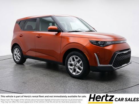 Used 2025 Kia Soul LX w/ LX Technology Package FWD image 1