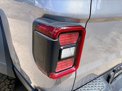 Used 2020 Jeep Gladiator Sport w/ Quick Order Package 24S AWD/4WD image 28
