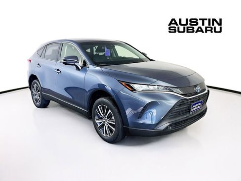 Used 2022 Toyota Venza LE image 1