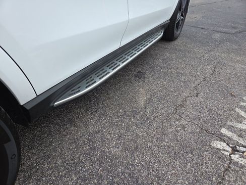 Used 2025 Mercedes-Benz GLE 450 4MATIC image 9