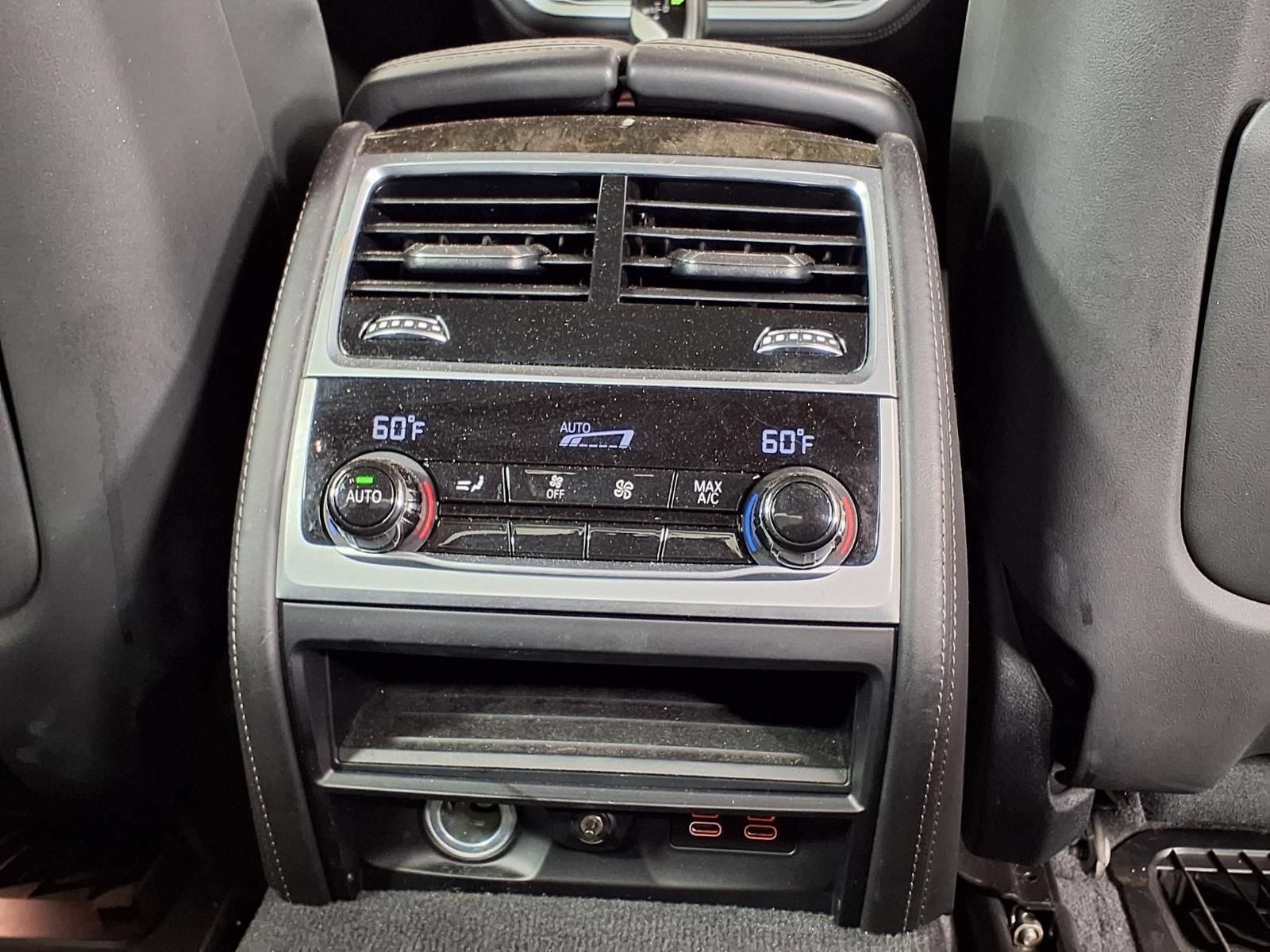 Used 2022 BMW 740i w/ Premium Package RWD image 13