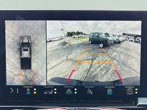 Used 2025 Chevrolet Silverado 2500 ZR2 w/ Technology Package AWD/4WD image 18