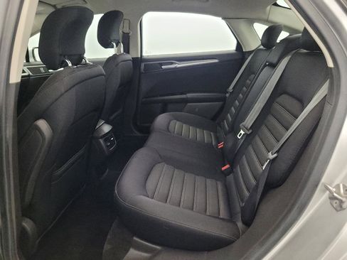 Used 2014 Ford Fusion SE FWD image 18