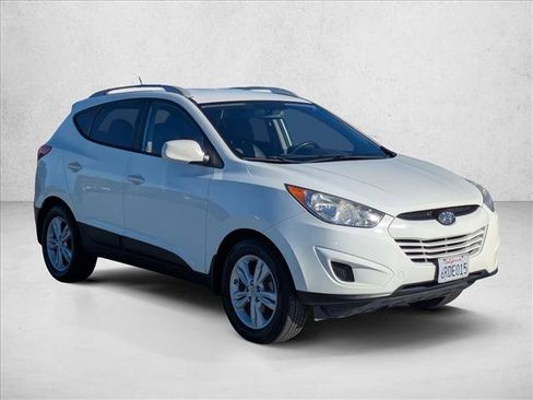 Used 2011 Hyundai Tucson GLS image 3