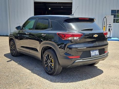 Certified 2025 Chevrolet TrailBlazer LS w/ LS Convenience Package FWD image 40