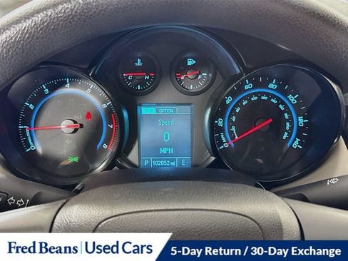 Used 2014 Chevrolet Cruze LS FWD image 17