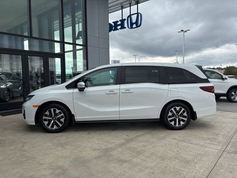 New 2026 Honda Odyssey EX-L image 8