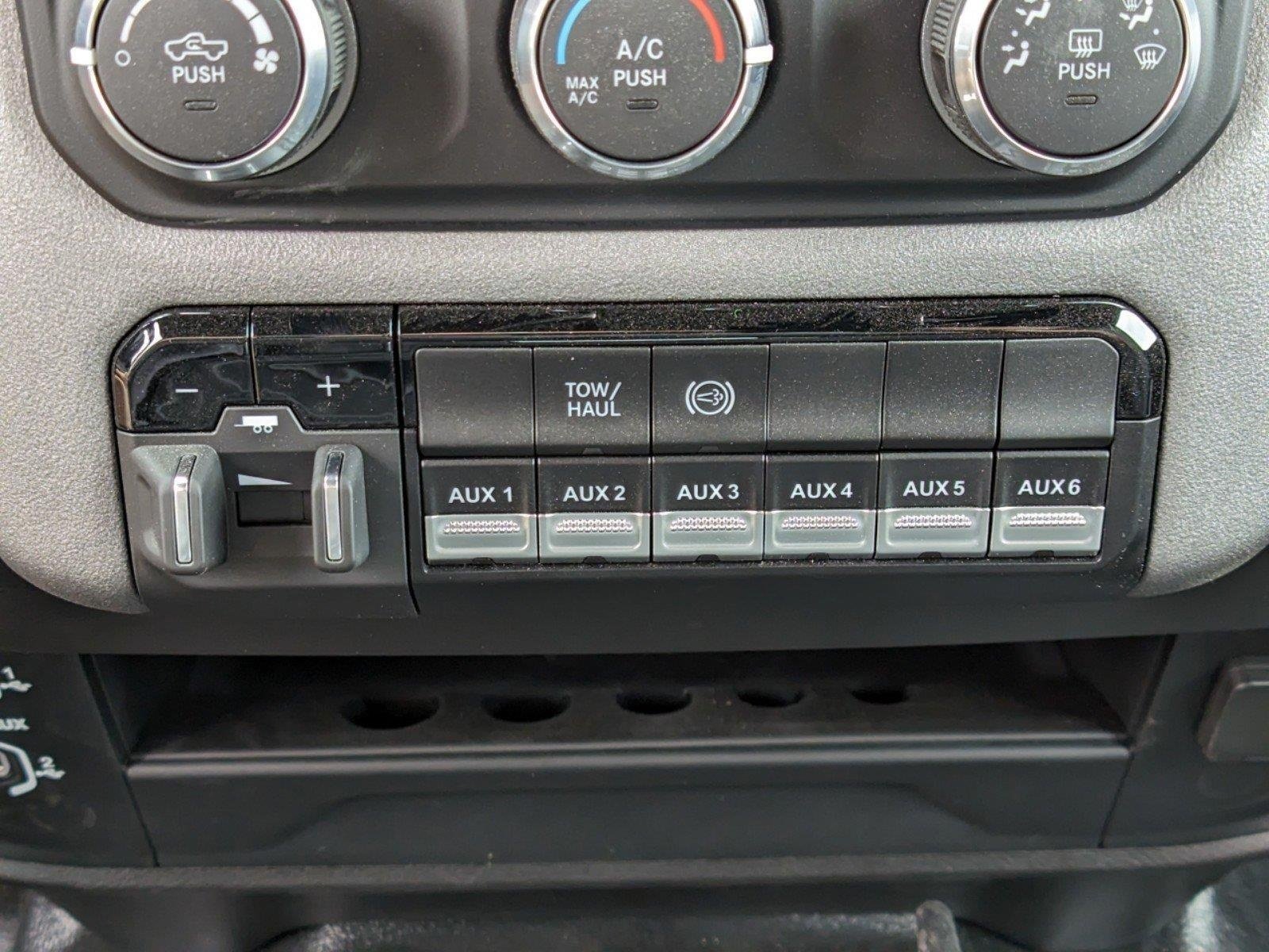 New 2024 RAM 3500 Tradesman w/ Chrome Appearance Group AWD/4WD image 26