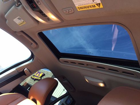 Used 2015 Volvo V60 T5 Cross Country image 19