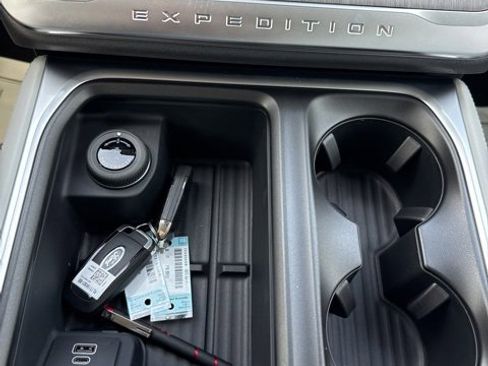 New 2026 Ford Expedition Platinum w/ Platinum Ultimate Package image 39