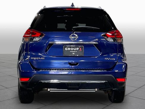Used 2017 Nissan Rogue SV AWD/4WD image 5