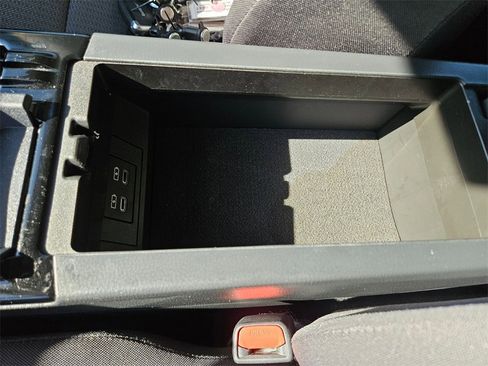 Used 2025 Toyota Prius LE image 27