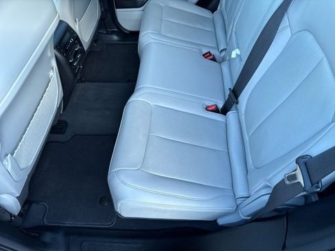 Used 2022 Jeep Grand Cherokee Overland w/ Advanced Protech Group III image 12